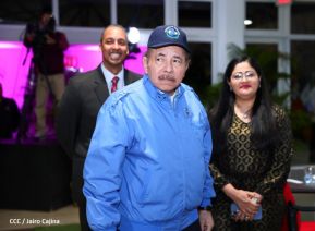 Presidente Daniel y Compañera Rosario en comunicación con las familias nicaragüenses