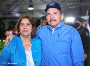 Presidente Daniel y Compañera Rosario en comunicación con las familias nicaragüenses