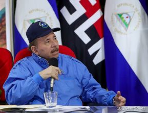 Presidente Daniel y Compañera Rosario en comunicación con las familias nicaragüenses