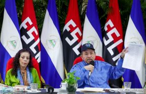 Presidente Daniel y Compañera Rosario en comunicación con las familias nicaragüenses