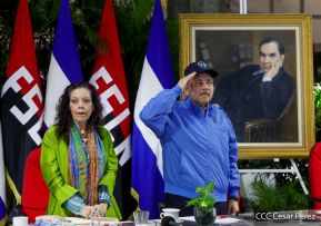 Presidente Daniel y Compañera Rosario en comunicación con las familias nicaragüenses