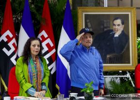 Presidente Daniel y Compañera Rosario en comunicación con las familias nicaragüenses
