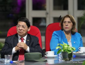 Presidente Daniel y Compañera Rosario en comunicación con las familias nicaragüenses