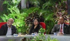 Presidente Daniel y Compañera Rosario en comunicación con las familias nicaragüenses