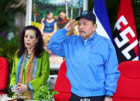 Presidente Daniel y Compañera Rosario en comunicación con las familias nicaragüenses