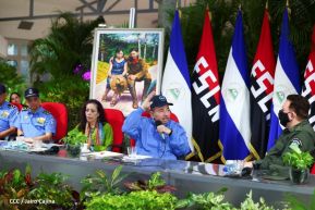 Presidente Daniel y Compañera Rosario en comunicación con las familias nicaragüenses