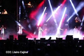 Una noche con la energía de Pandora y Flans