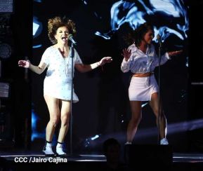 Una noche con la energía de Pandora y Flans