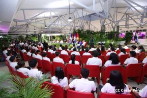 ¡Puño en Alto! ¡Libro Abierto!: 43 aniversario de la Gran Cruzada Nacional de Alfabetización
