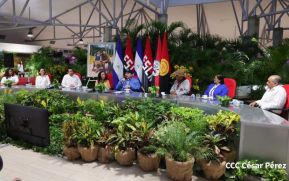 ¡Puño en Alto! ¡Libro Abierto!: 43 aniversario de la Gran Cruzada Nacional de Alfabetización