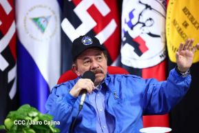 ¡Puño en Alto! ¡Libro Abierto!: 43 aniversario de la Gran Cruzada Nacional de Alfabetización