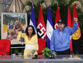 ¡Puño en Alto! ¡Libro Abierto!: 43 aniversario de la Gran Cruzada Nacional de Alfabetización