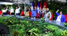 ¡Puño en Alto! ¡Libro Abierto!: 43 aniversario de la Gran Cruzada Nacional de Alfabetización