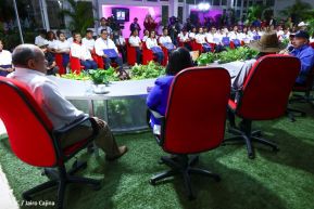 ¡Puño en Alto! ¡Libro Abierto!: 43 aniversario de la Gran Cruzada Nacional de Alfabetización