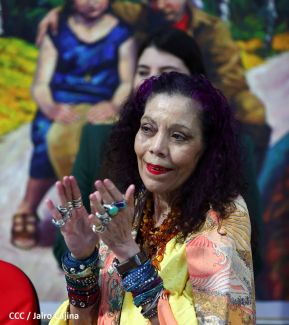 ¡Puño en Alto! ¡Libro Abierto!: 43 aniversario de la Gran Cruzada Nacional de Alfabetización