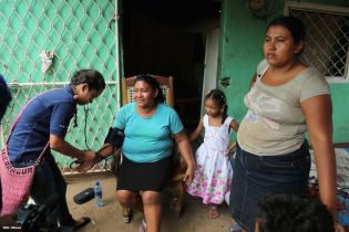 Afectados por sismos en Mateare reciben materiales para la construcción de viviendas