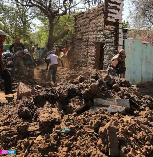 Afectados por sismos en Mateare reciben materiales para la construcción de viviendas