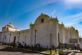 Alfombras Pasionarias: Arte que brota de las manos de un Pueblo de Fé, un Pueblo Cristiano