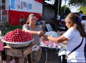 Alfombras Pasionarias: Arte que brota de las manos de un Pueblo de Fé, un Pueblo Cristiano