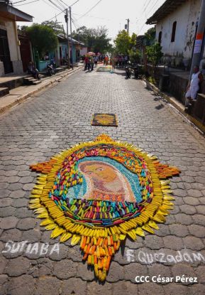 Alfombras Pasionarias: Arte que brota de las manos de un Pueblo de Fé, un Pueblo Cristiano