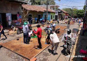 Alfombras Pasionarias: Arte que brota de las manos de un Pueblo de Fé, un Pueblo Cristiano
