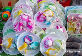 Alfombras Pasionarias: Arte que brota de las manos de un Pueblo de Fé, un Pueblo Cristiano