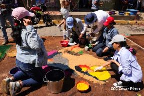 Alfombras Pasionarias: Arte que brota de las manos de un Pueblo de Fé, un Pueblo Cristiano