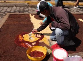 Alfombras Pasionarias: Arte que brota de las manos de un Pueblo de Fé, un Pueblo Cristiano