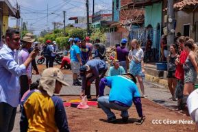 Alfombras Pasionarias: Arte que brota de las manos de un Pueblo de Fé, un Pueblo Cristiano