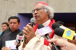 Cardenal Brenes participa en Viacrucis Penitencial