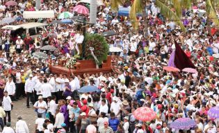Cardenal Brenes participa en Viacrucis Penitencial