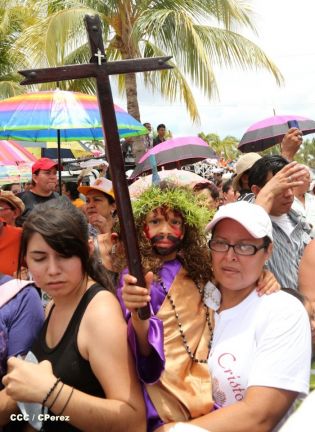 Cardenal Brenes participa en Viacrucis Penitencial