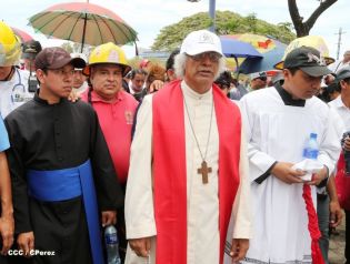 Cardenal Brenes participa en Viacrucis Penitencial