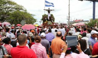 Cardenal Brenes participa en Viacrucis Penitencial