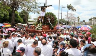 Cardenal Brenes participa en Viacrucis Penitencial