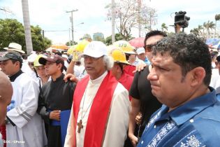 Cardenal Brenes participa en Viacrucis Penitencial