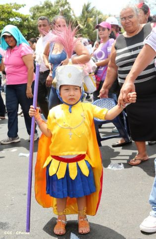 Cardenal Brenes participa en Viacrucis Penitencial