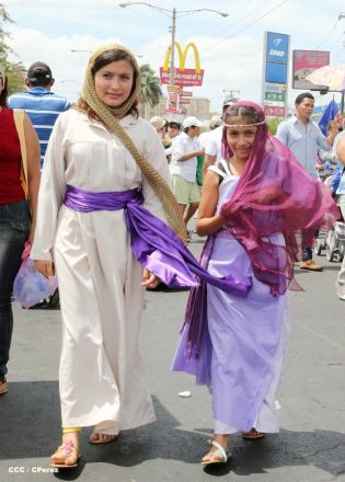 Cardenal Brenes participa en Viacrucis Penitencial