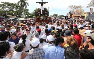 Cardenal Brenes participa en Viacrucis Penitencial