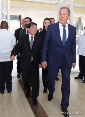 Presidente Daniel Ortega y Vicepresidenta Rosario Murillo en encuentro con Canciller de Rusia, Serguéi Lavrov