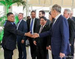 Presidente Daniel Ortega y Vicepresidenta Rosario Murillo en encuentro con Canciller de Rusia, Serguéi Lavrov