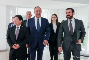 Presidente Daniel Ortega y Vicepresidenta Rosario Murillo en encuentro con Canciller de Rusia, Serguéi Lavrov