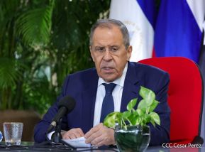 Presidente Daniel Ortega y Vicepresidenta Rosario Murillo en encuentro con Canciller de Rusia, Serguéi Lavrov
