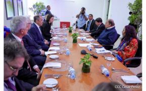 Presidente Daniel Ortega y Vicepresidenta Rosario Murillo en encuentro con Canciller de Rusia, Serguéi Lavrov