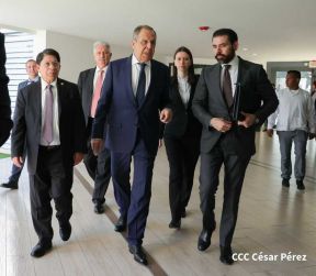 Presidente Daniel Ortega y Vicepresidenta Rosario Murillo en encuentro con Canciller de Rusia, Serguéi Lavrov