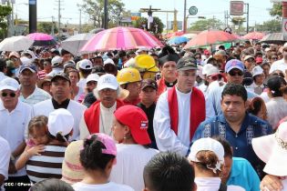 Cardenal Brenes participa en Viacrucis Penitencial