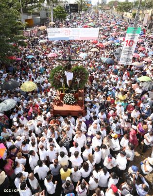 Cardenal Brenes participa en Viacrucis Penitencial