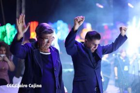 Noche de avivamiento y adoración en la vigilia de Ríos de Agua Viva