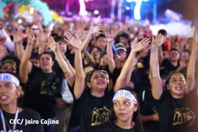 Noche de avivamiento y adoración en la vigilia de Ríos de Agua Viva