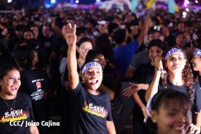 Noche de avivamiento y adoración en la vigilia de Ríos de Agua Viva